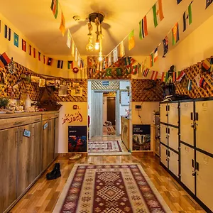  Albergue Hakaia Community
